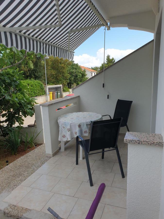 Apartment Luna Малинска Экстерьер фото