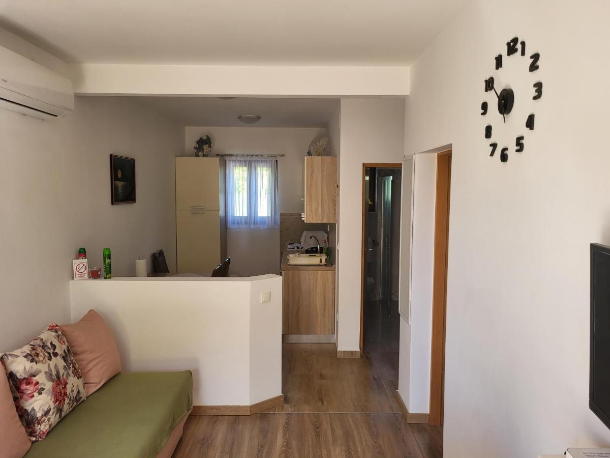 Apartment Luna Малинска Экстерьер фото