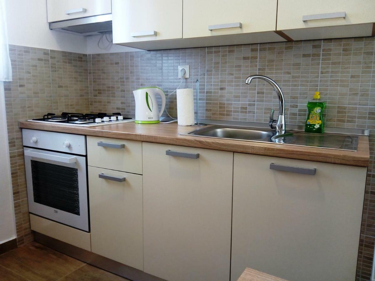 Apartment Luna Малинска Экстерьер фото